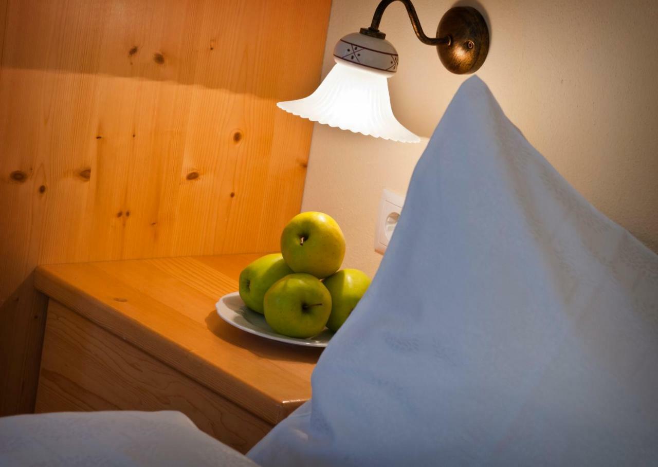 Hotel Weingut Klosterhof Caldaro Dış mekan fotoğraf