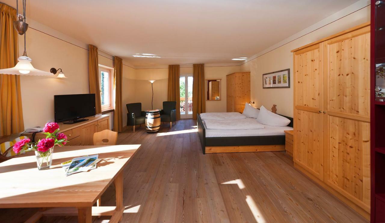 Hotel Weingut Klosterhof Caldaro Dış mekan fotoğraf
